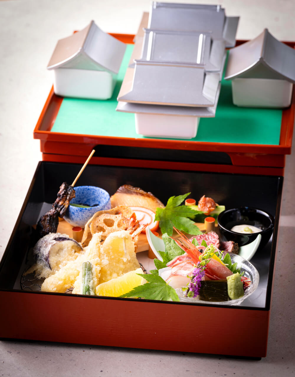瑞龍寺や加賀前田家にゆかりのある食材を使った鮮やかな料理が楽しめる国宝瑞龍寺御膳。
