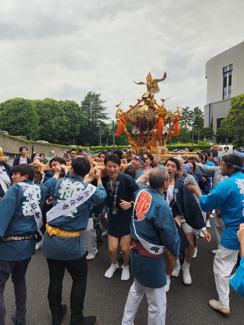 地元の人たちと6年ぶりの山王祭を楽しんだ。地域との交流も大切なSDGs活動の一つ。