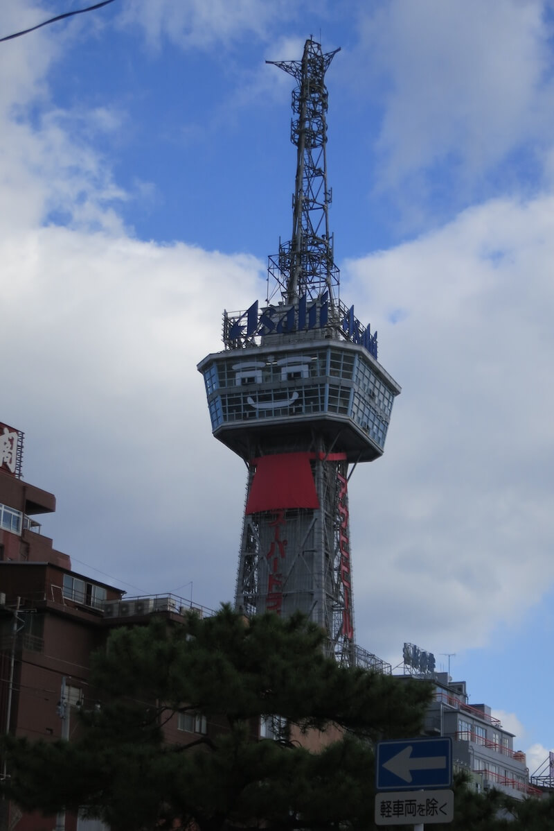 西野達『別府タワー地蔵』（2017年／in BEPPU）