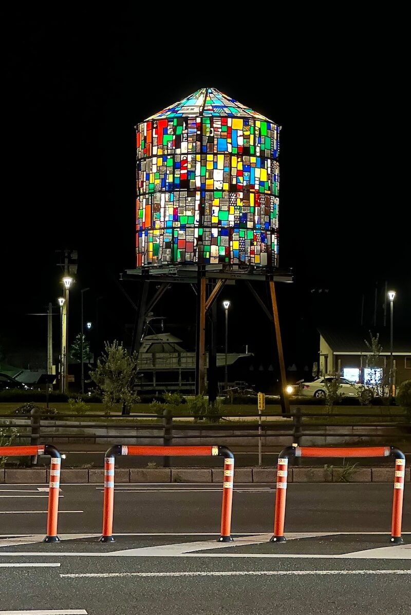 トム・フルーイン《ウォーター・タワー》（2023年／[Alternative State #6]）