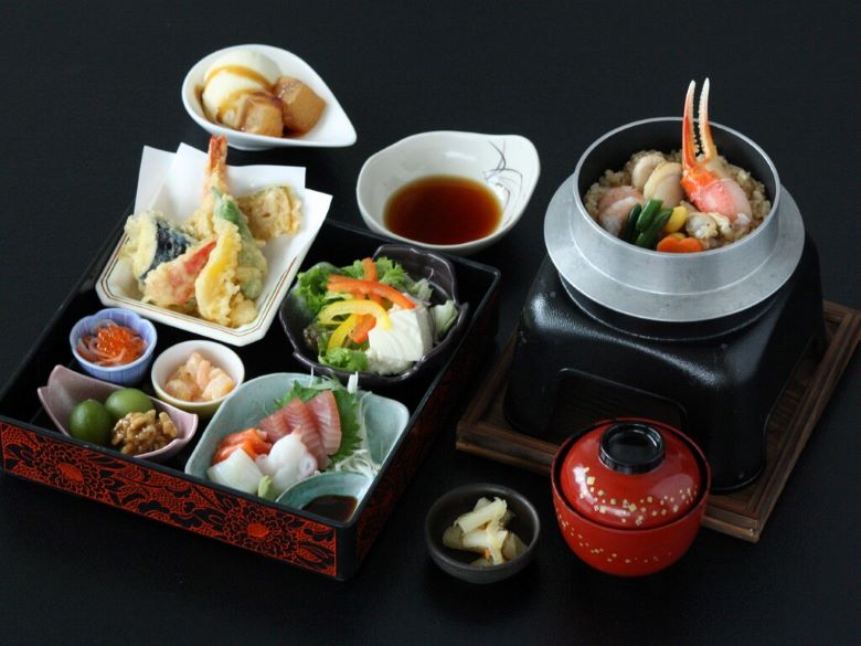 【全国支援割対象】【ひとり旅】海の幸をふんだんに使った「海鮮釜飯御膳」で贅沢気分<1泊2食付>