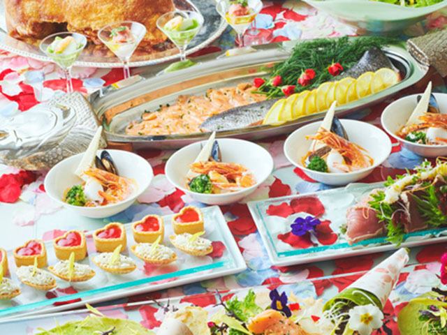 花と料理とスイーツの饗宴
